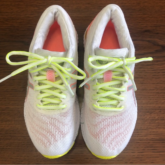 Asics Gel-Nimbus 22 Girl’s White/Pink Sneakers Size 5 - Picture 7 of 13